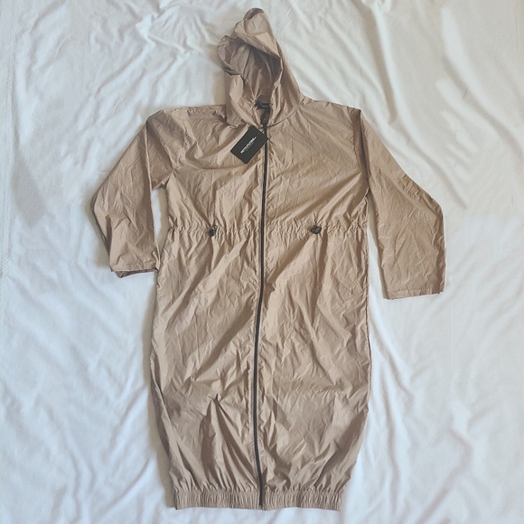 NWT Pretty Little Thing Stone (Beige) Maxi Hooded Windbreaker Jacket, US 6 - Picture 4 of 16